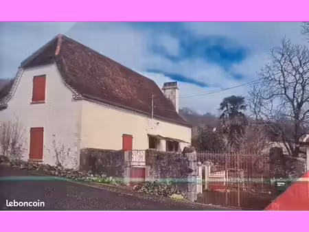 à vendre – corps de ferme ( maison + grange) avec 14 47 hectares à arthez-de-béarn