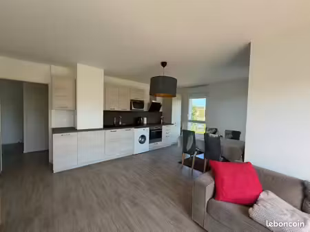 à louer – appartement meublé t3 de 60 m² avec balcon  parking et ascenseur – bondoufle