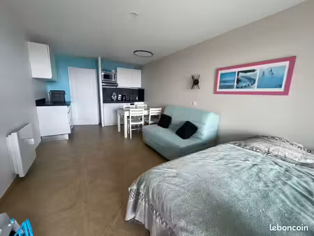 appartement récent vue mer avec parking