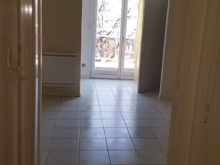loue studio de 27m2 non meuble tour de salvagny 69890 proche de charbonnière