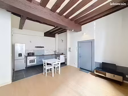 studio 1 pièce 32 m²