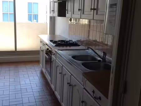 f4 non meuble de 96m² lyon 69008 proche du parc parilly