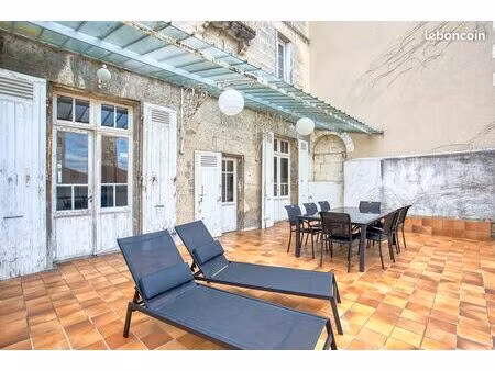 maison de caractère - 5 chambres - terrasse - vue remparts