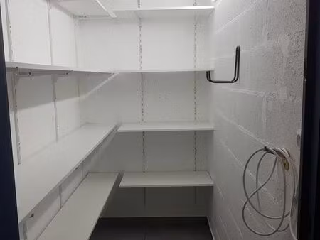 très belle cave pour stockage cannes croix des gardes résidence cannes grand parc 3 m²  sa