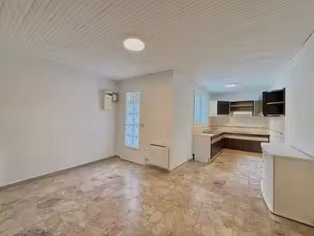 location appartement 1 pièce 32.04 m² à sausset-les-pins (13960)  670 €