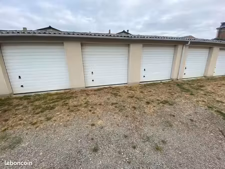 parking/box 15 m² noyon