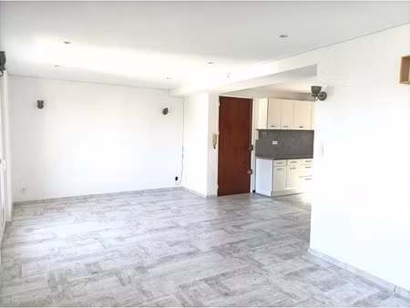 location appartement 3 pièces 77 m² à ales (30100)  650 €