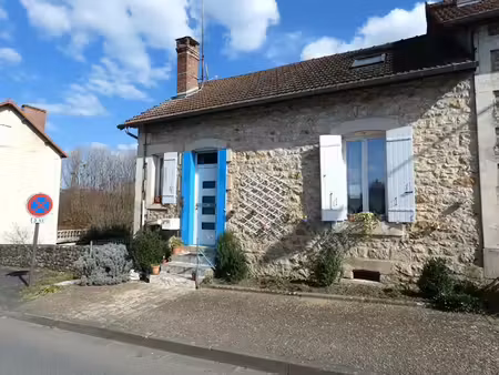 vente maison 6 pièces 76 m² à hautefort (24390)  86 500 €