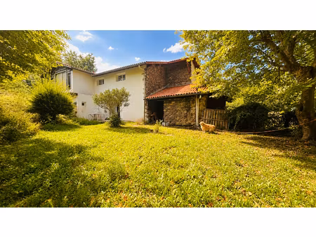 a vendre spacieux t4 avec terrasse et jardin