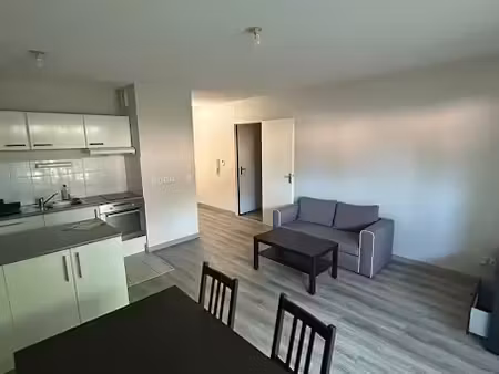 location meublée appartement 2 pièces 48 m² à talence (33400)  793 €