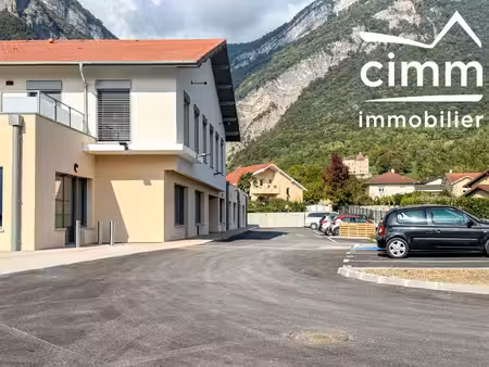 local commercial - 200m² - visibilite - parking