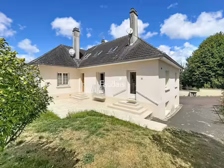 maison de semi-plain-pied avec sous-sol complet et jardin à cou