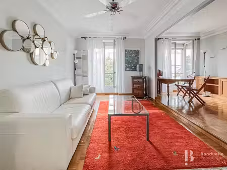 paris xviii - superbe 2/3 pieces meuble de 48m² - 1 chambre - 4e etage sans ascenseur - ru