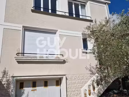 maison 5 pièce(s) 120 m2 - proche commerces et écoles
