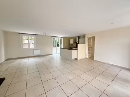 - 6 pièce(s) - 123.78 m2