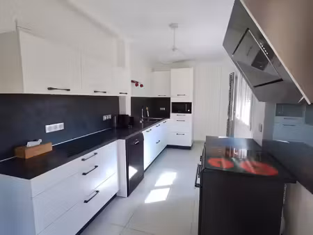 appartement spacieux et lumineux avec atelier