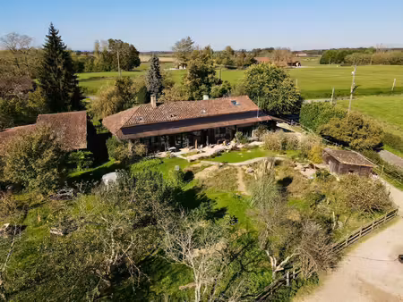 charmante ferme bressane traditionnelle avec deux logements indépendants  chambres d'hôtes