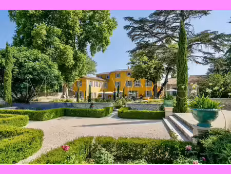 majestueuse bastide avec maison d'amis et vues panoramiques.