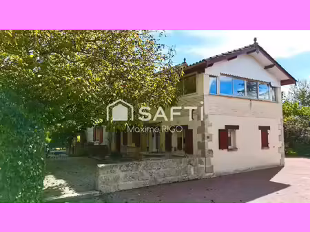 ancien moulin rénové avec gîte et atelier