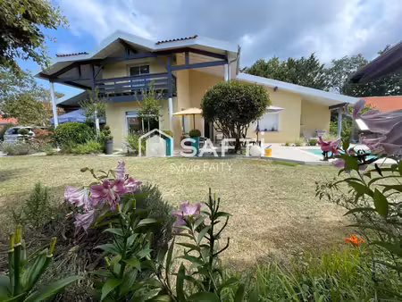 centre ville  magnifique villa d'architecte t6  garage 50 m²  grand terrain  piscine