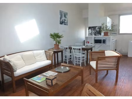 location meublée appartement 3 pièces 45 m² à grenoble (38000)  888 €