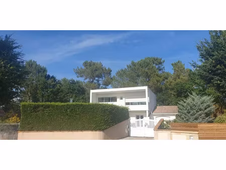 location meublée appartement 3 pièces 60 m² à la teste-de-buch (33260)  1 000 €