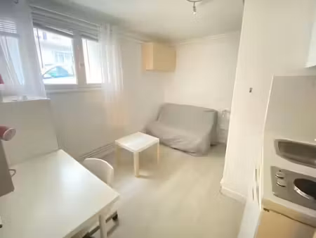 location meublée appartement 1 pièce 11 m² à le havre (76600)  390 €