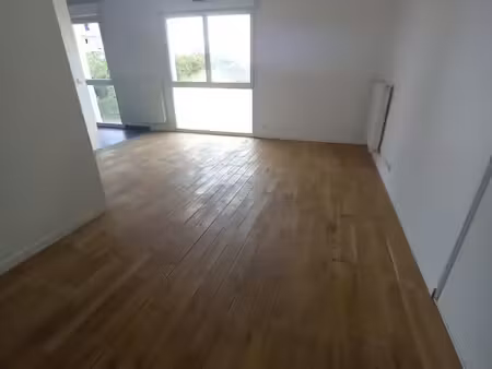 location appartement 3 pièces  59.20m²  montreuil