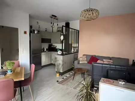 location meublée appartement 2 pièces 42 m² à nanterre (92000)  1 295 €