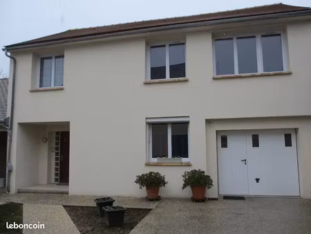location appartement 4 pièces 70 m² à rambouillet (78120)  990 €