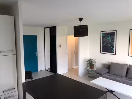 location meublée appartement 2 pièces 45 m² à villeurbanne (69100)  985 €