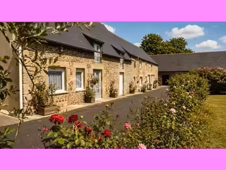 maison de 313 m² à bazouges-la-perouse