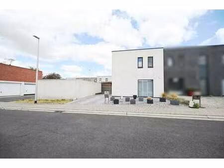 lichtrijke halfopen bebouwing in kortemark!