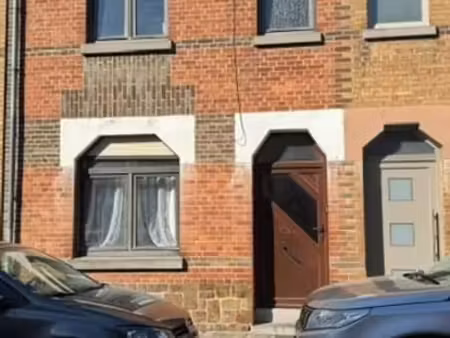 maison mitoyenne à jambes – un projet à façonner ! ??