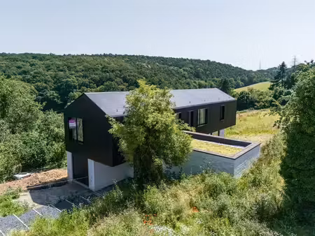 villa neuve tout confort dans cadre idyllique