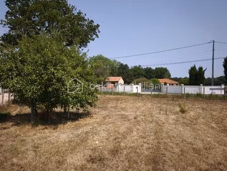 terrain de 955 m² à gours