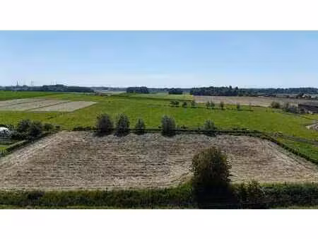 beau terrain a bâtir de 5.426m2! idéalement situé!!