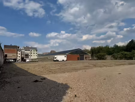 grand terrain avec hangar industriel à vendre à vilvorde
