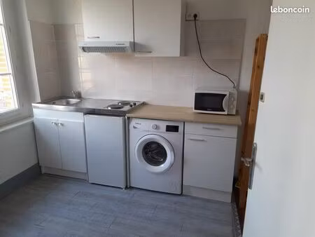 studio meublé et rénové  à 300m de l'hyper centre (460 eur chauffage compris)