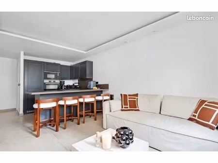 location t2 75020