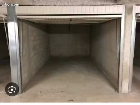 recherche garage à louer
