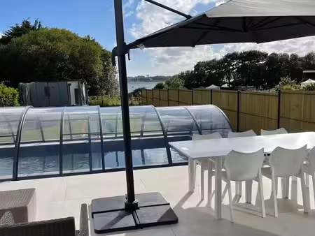 villa meublée bord de mer  piscine