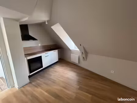 a louer studio neuf plein coeur de mayenne en face de la basilique 28m²