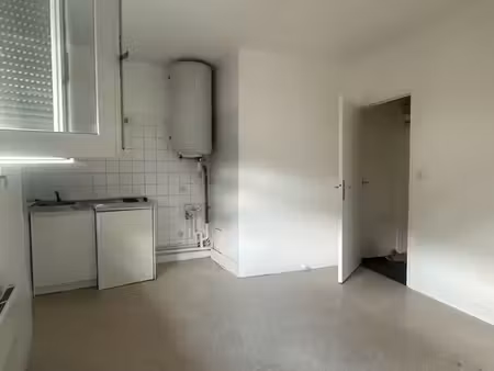 a louer f2 rue métin besançon