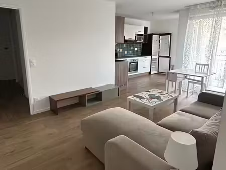 appartement 3 pièces 65 m² avec balcon