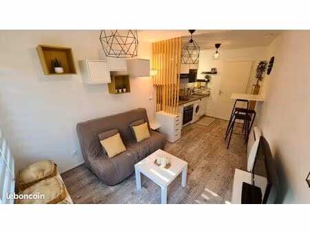 studio rénové équipé et meublé