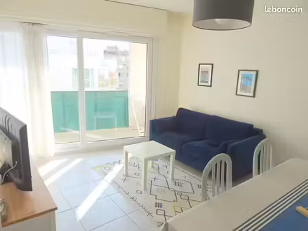 pau centre ville appartement t2 meublé rénové 50m² + balcon et parking privatif