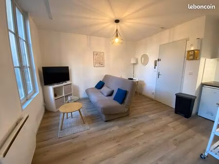 studio meublé avec terrasse - 19 m2 - rue de champagne