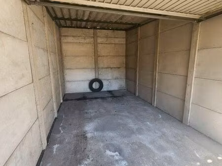 parking/box 15 m² chauny