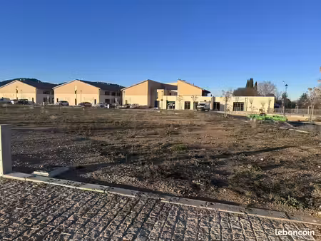 terrain 387 m² peyrolles en provence